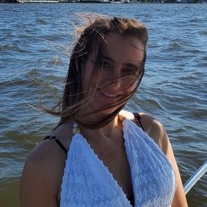Meet your Posher, Eva